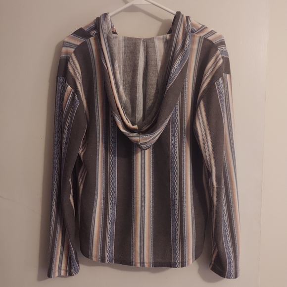 Lightweight Aztec hoodie - Picture 4 of 10